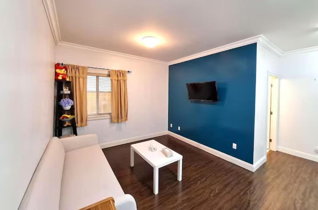Ground Lvl Entire Guest W/ Private Entrance Apartment