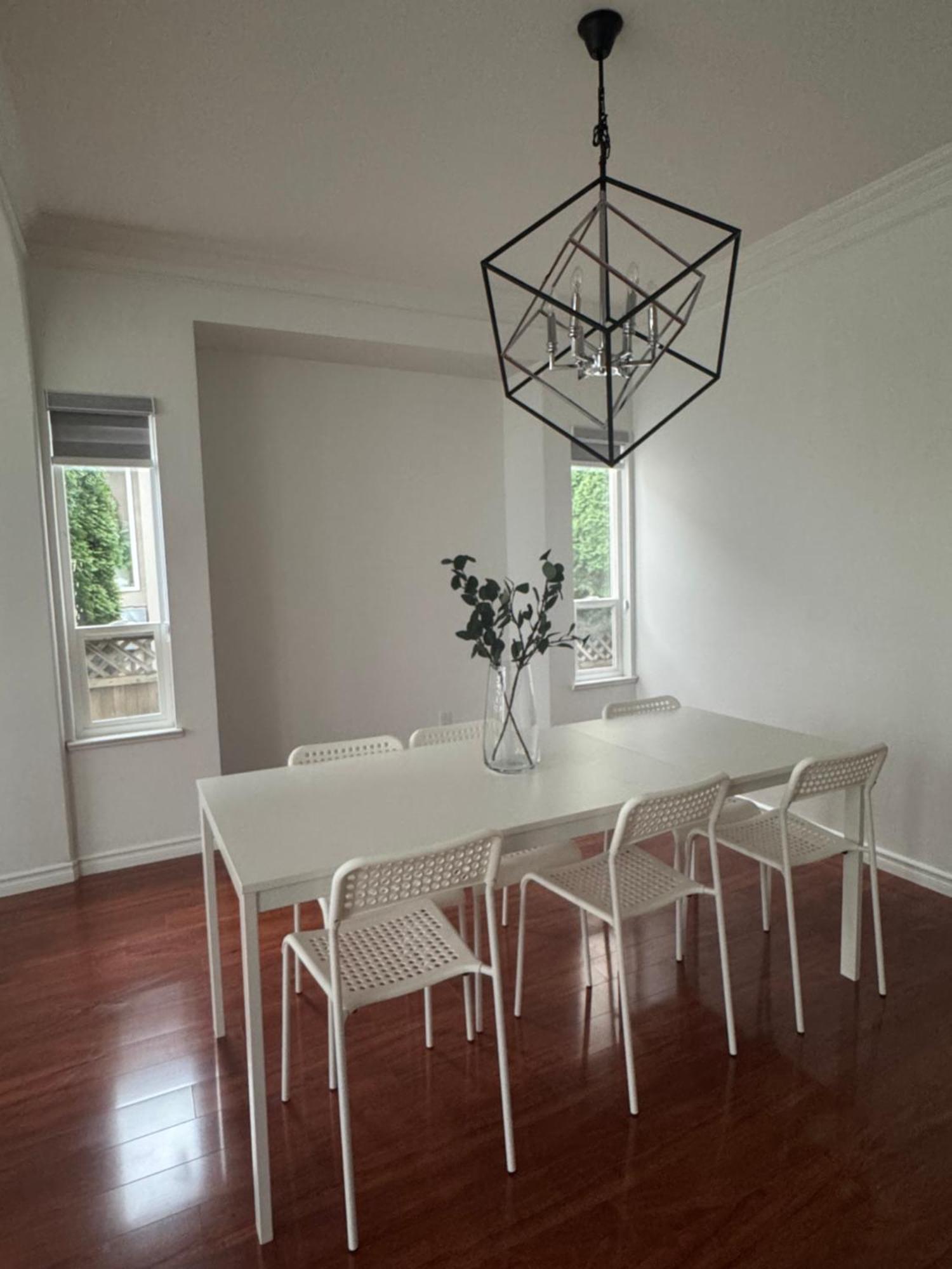 Spacious Getaway In Apartment *