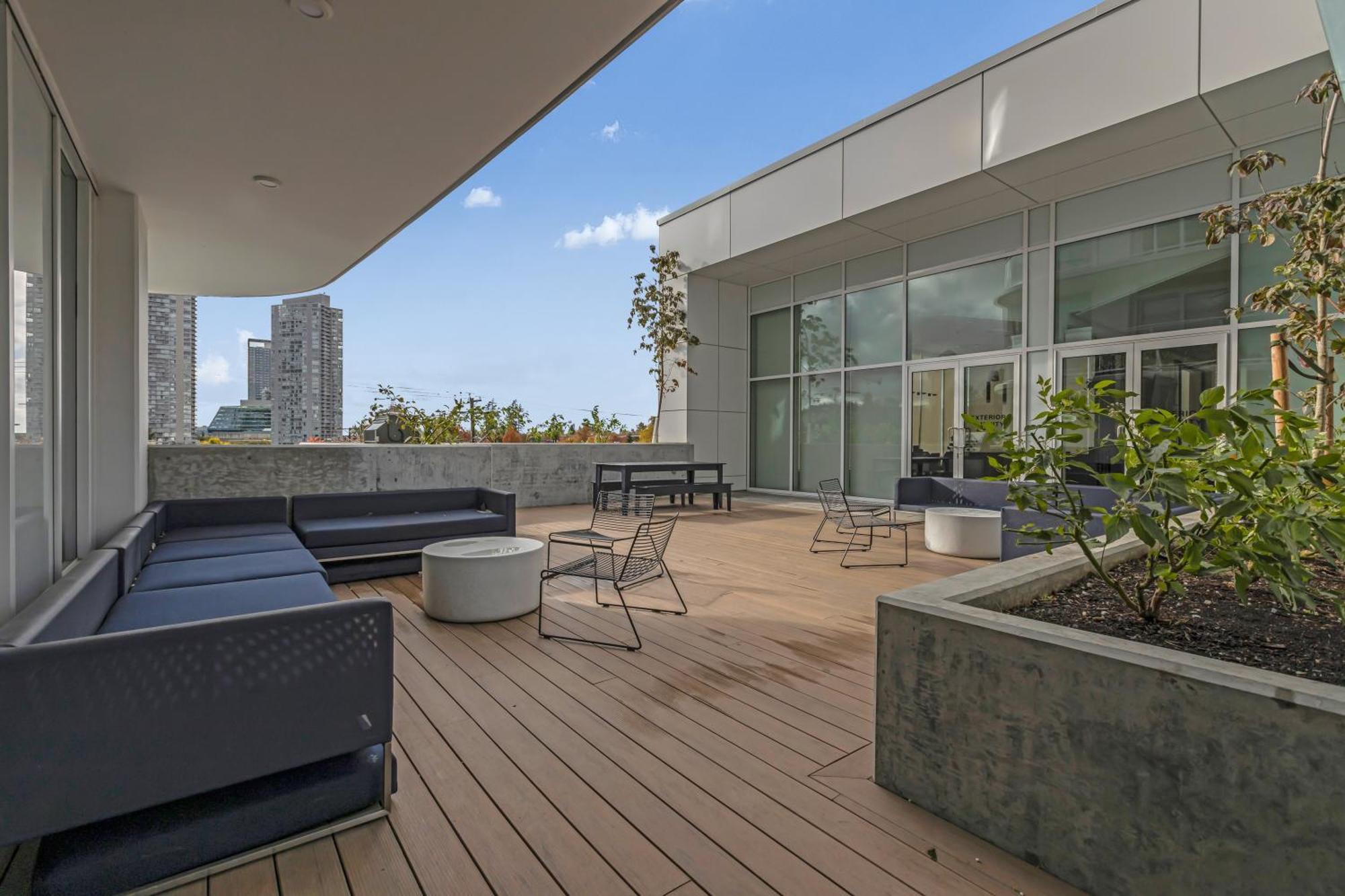 Modern 1-bedroom With Amazing Views * Surrey