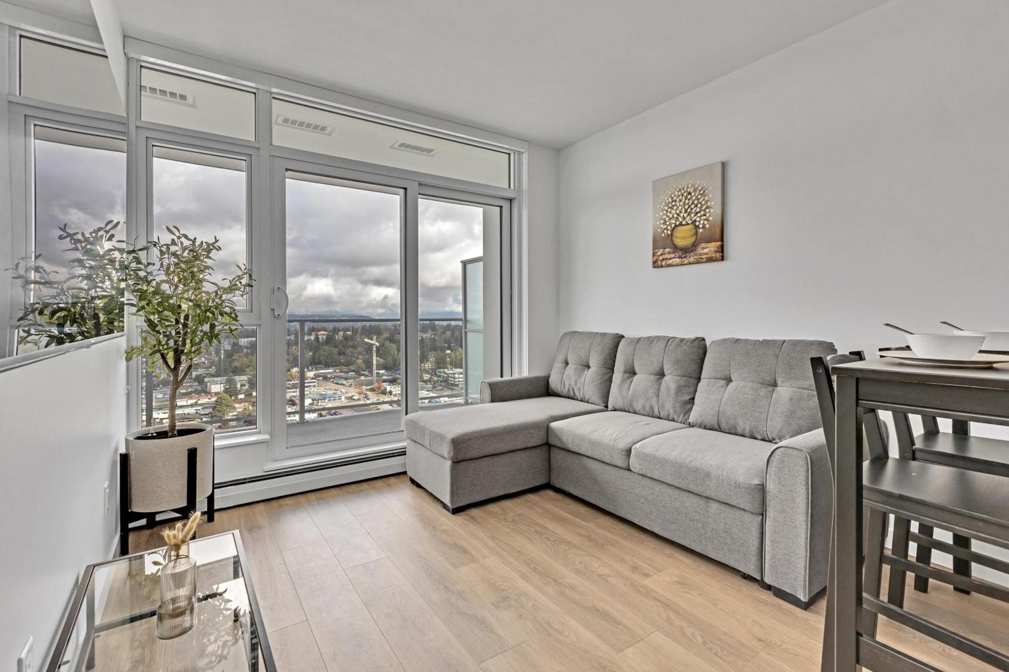 Modern 1-bedroom With Amazing Views * Surrey