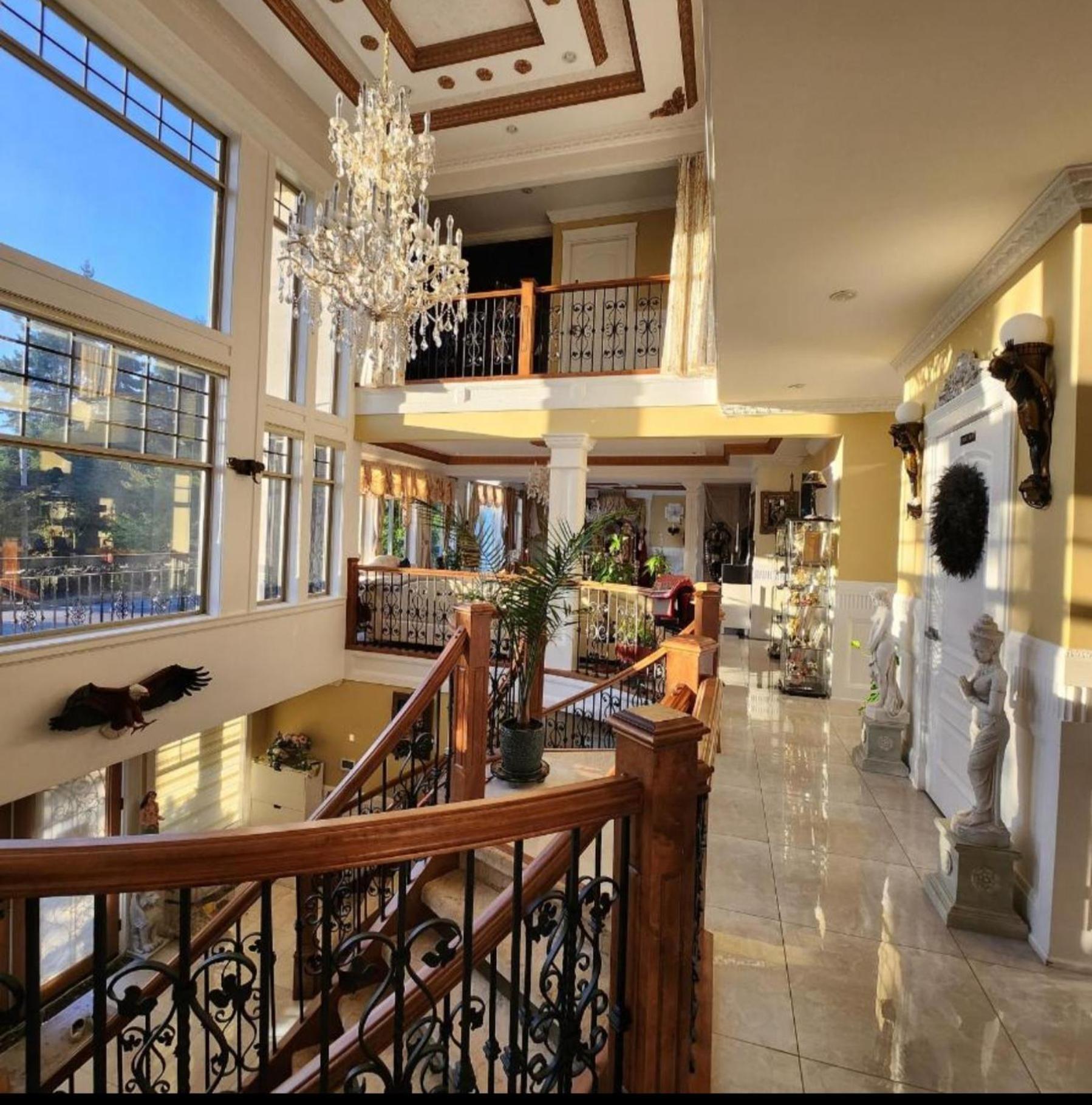 Guest house Empress Madani Palace Surrey