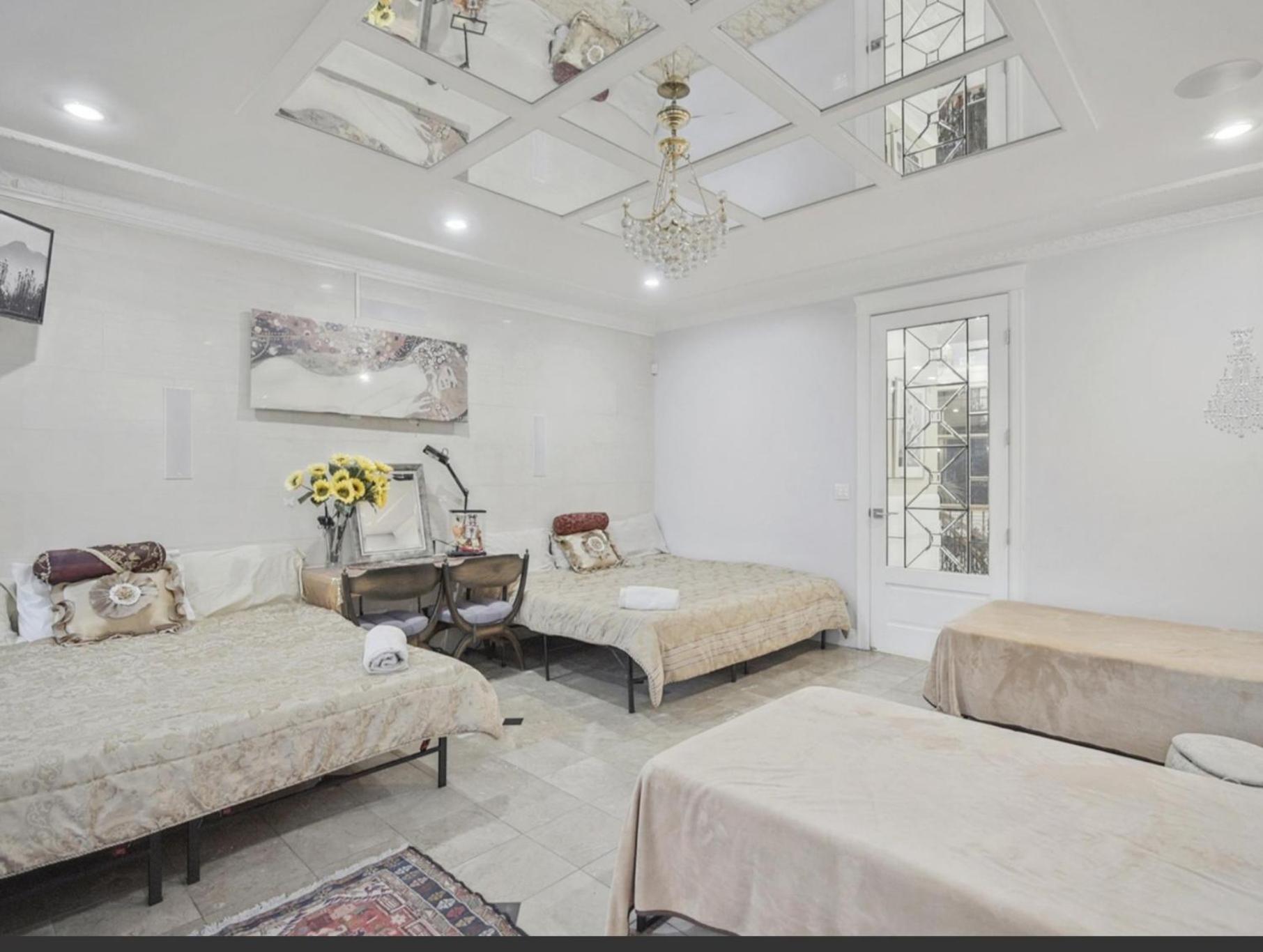 Empress Madani Palace Guest house