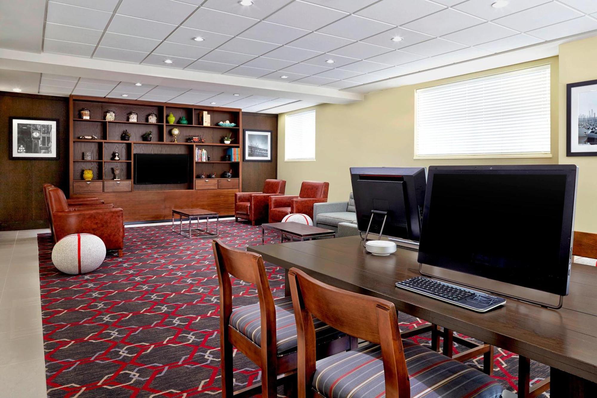 Four Points By Sheraton Hotel 3*