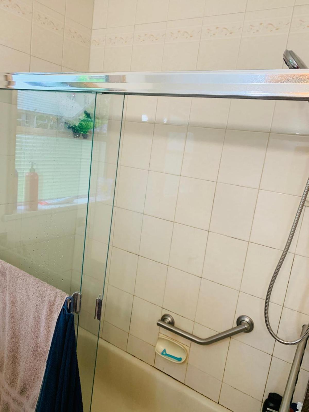 Cost Room-24x7 Checkin-flexible Checkout Homestay Surrey