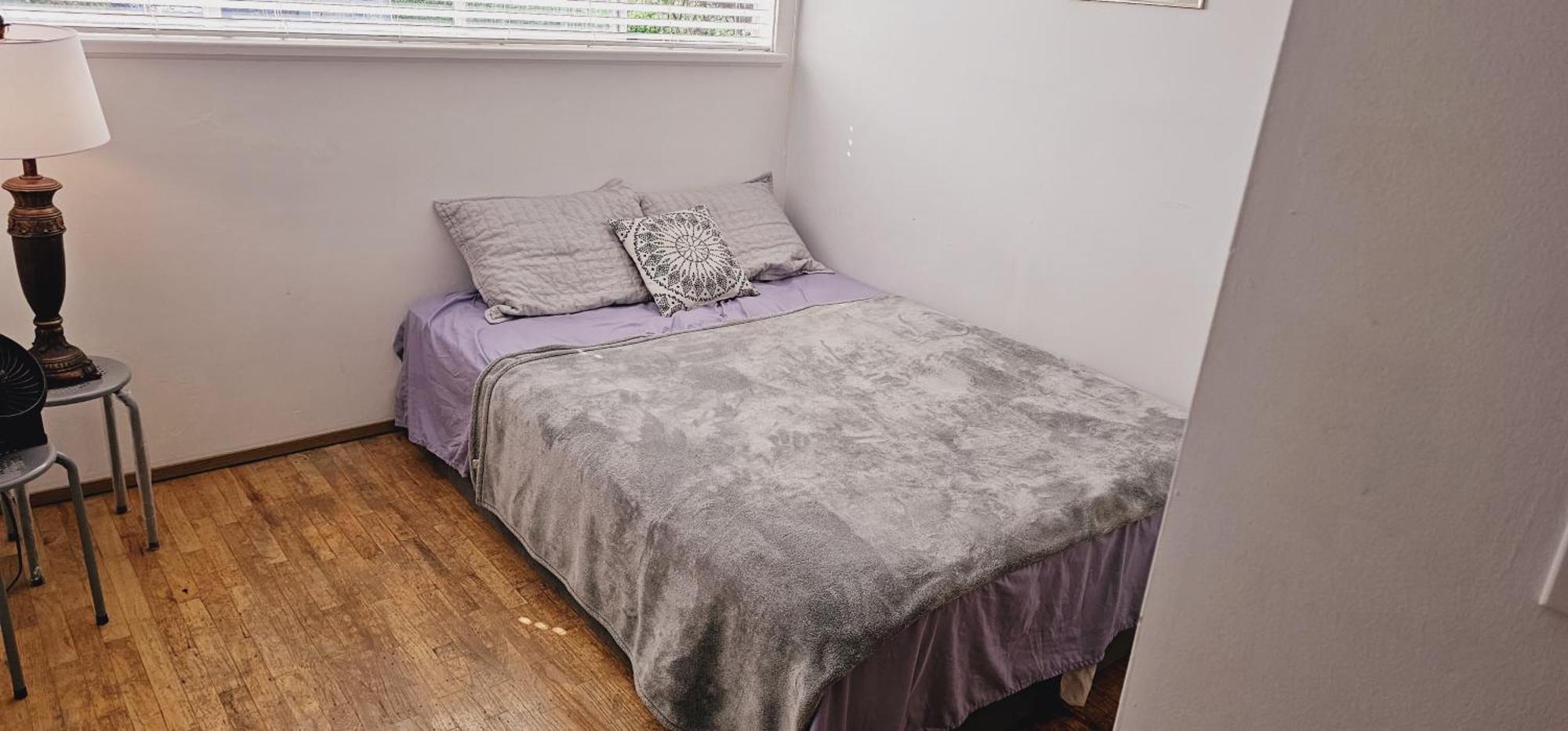 Cost Room-24x7 Checkin-flexible Checkout Homestay