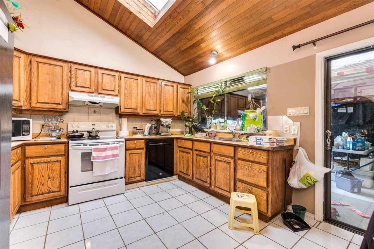 Homestay Comfortable Bed In Shared Open & Spacious Room- 39 Cad Only *