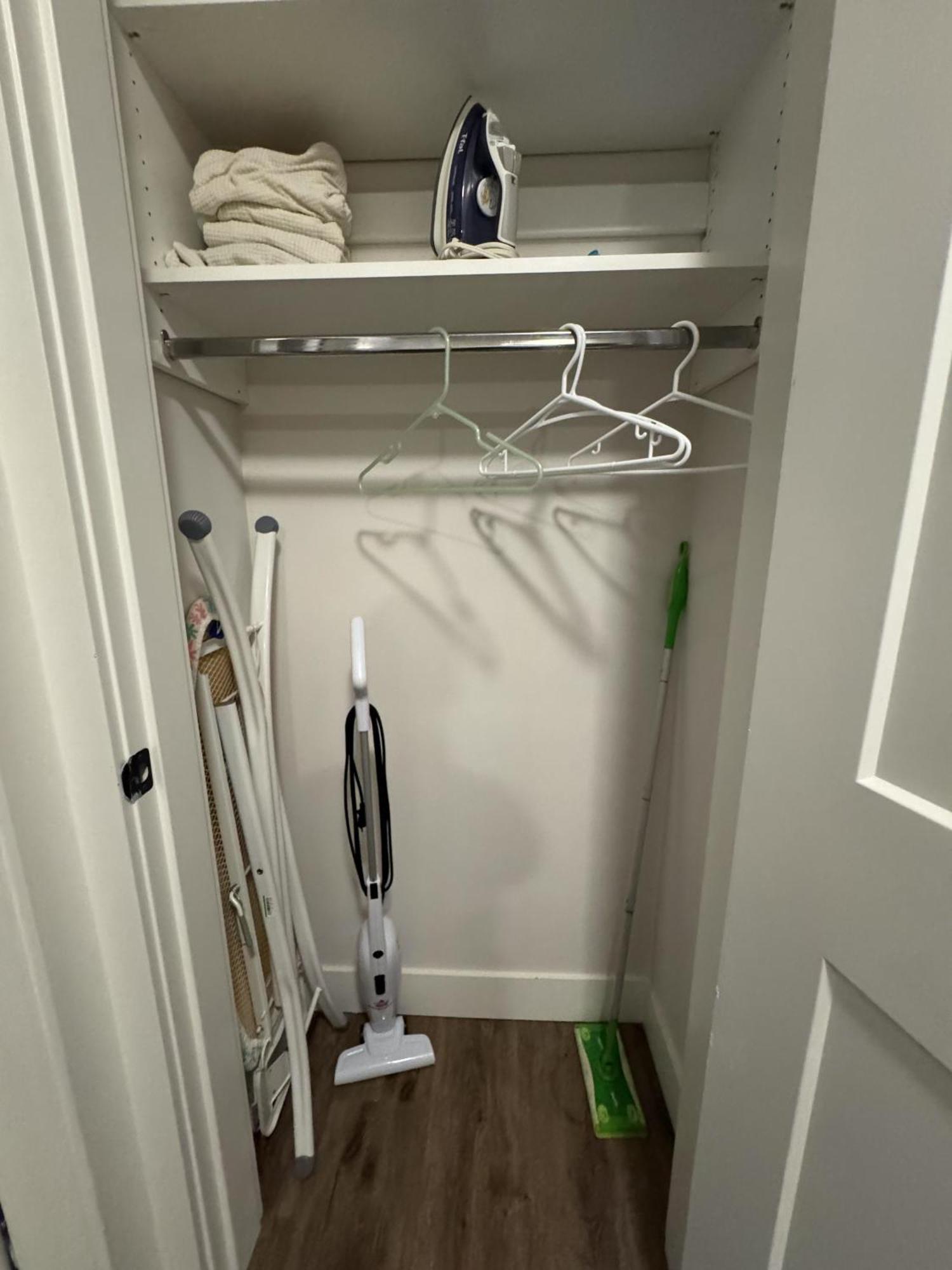 Modern 2br Near Morgan Creek & White Rock Holiday home Surrey