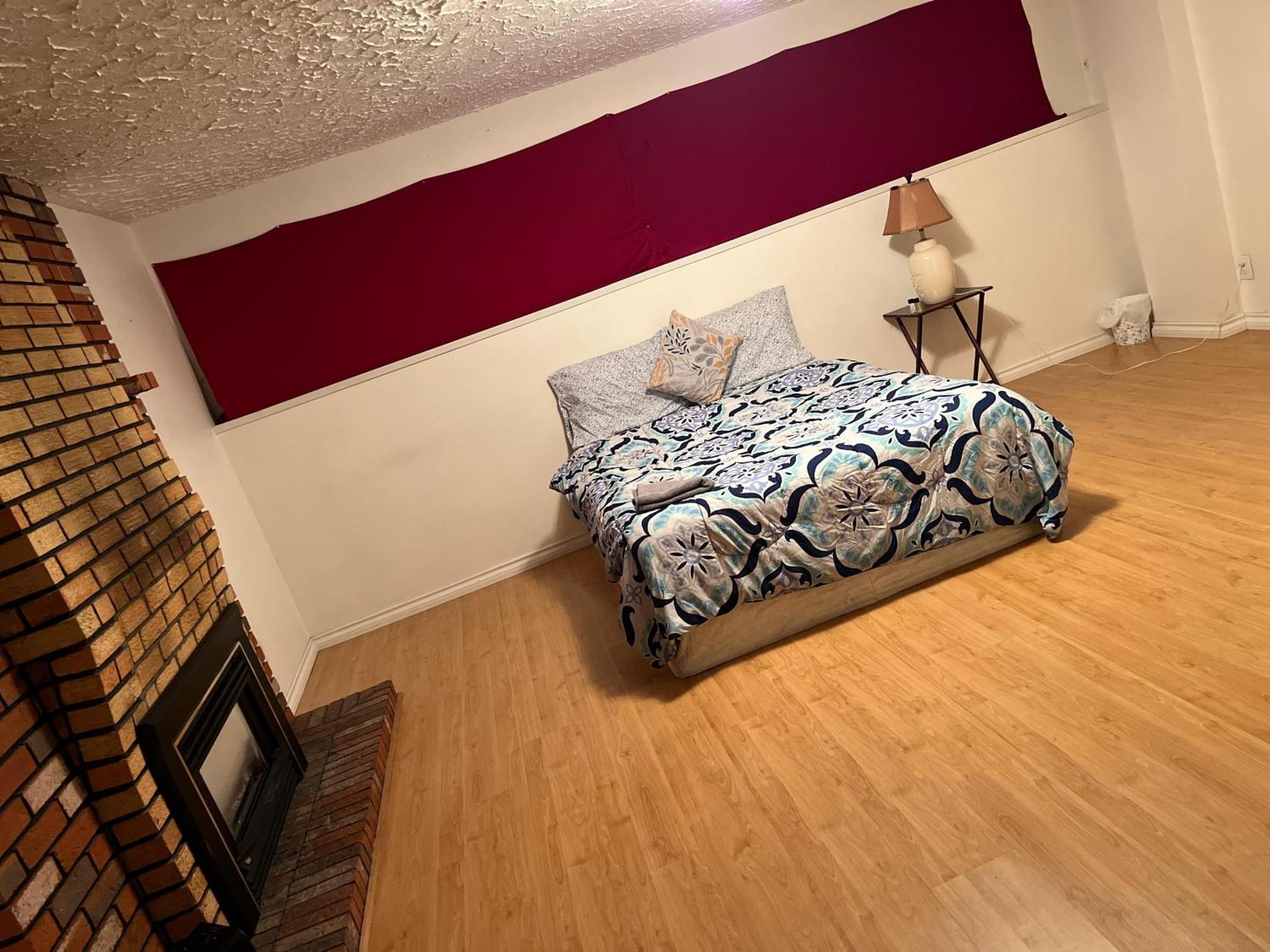 Extremely Cheap Room- Private And Shared Available- Price Surrey