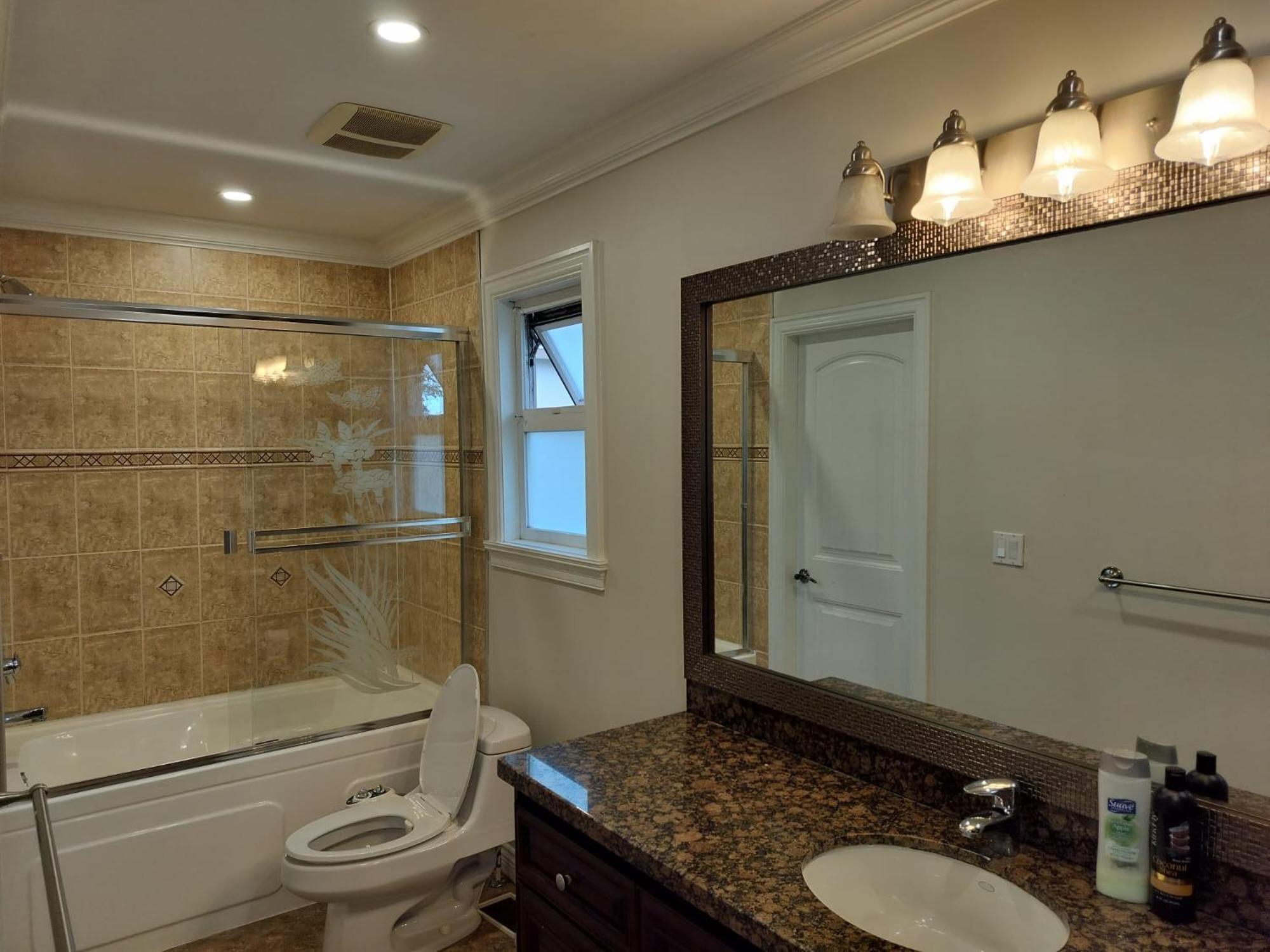 Private Cozy Homestay Surrey