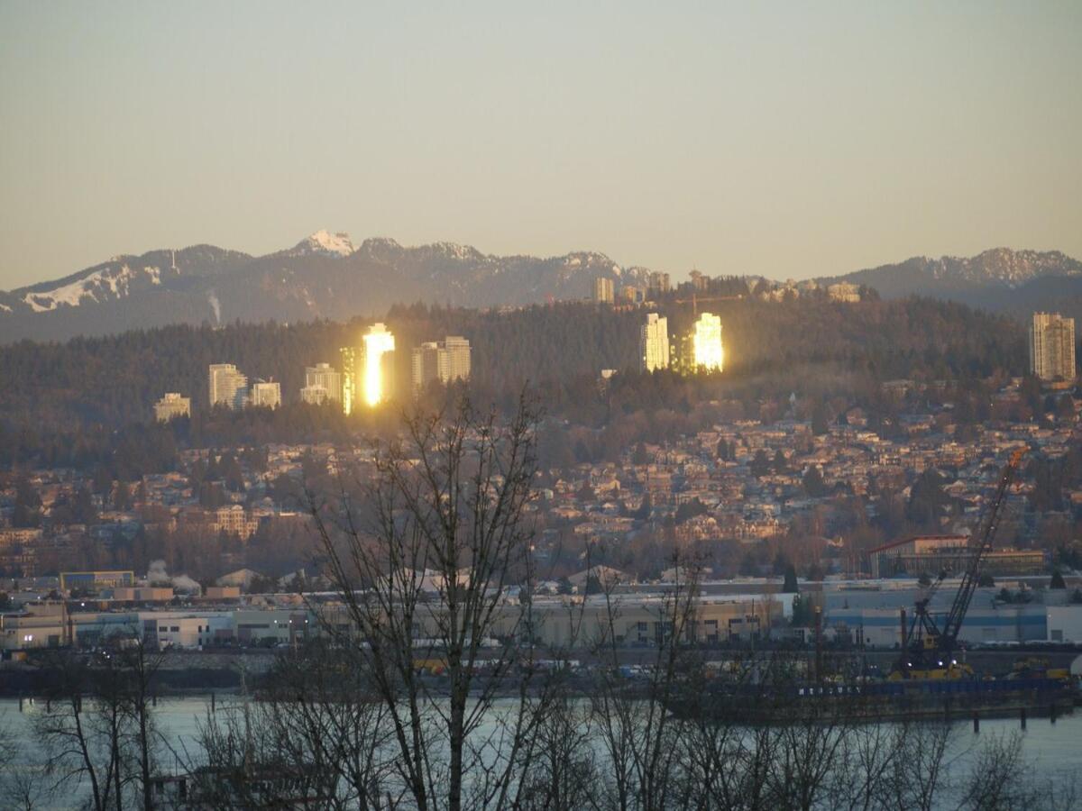 Peter's Place - 2bed & Bath Stunning Views Apartment