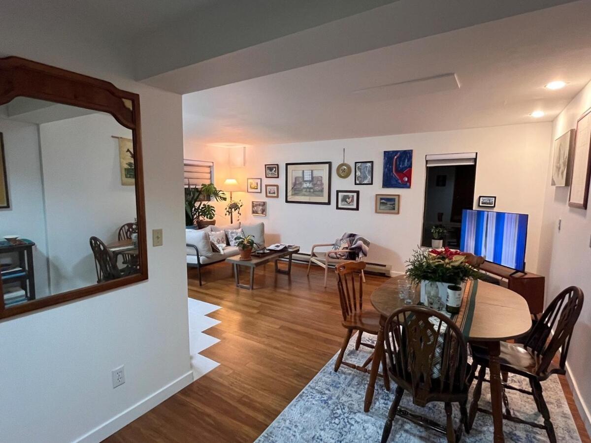 Apartment Peter's Place - 2bed & Bath Stunning Views Surrey