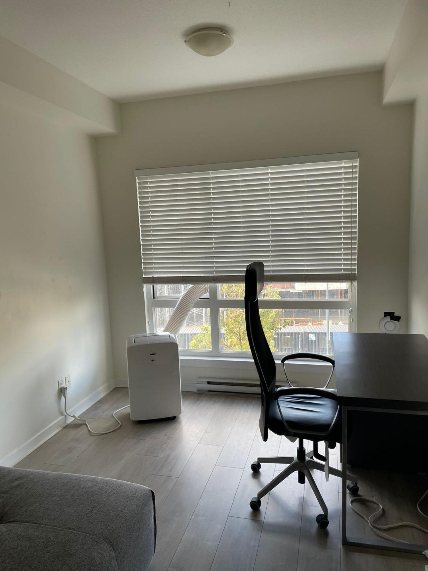 Beautiful 1 Bedroom Den Quattro Bld State Of The Art Of Apartment Surrey