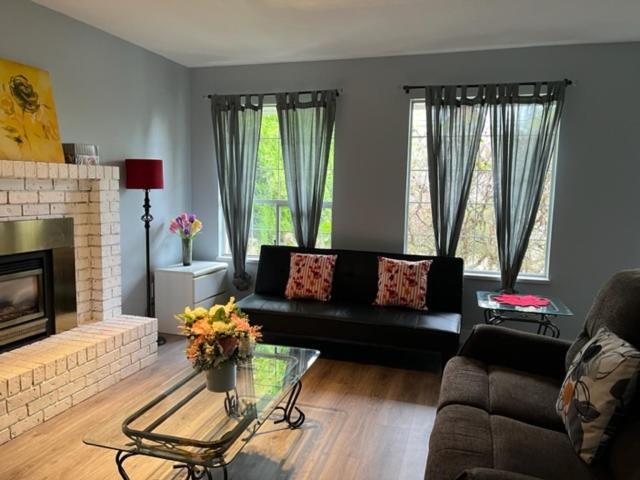 Budget Near White Rock - 5 Min Drive *