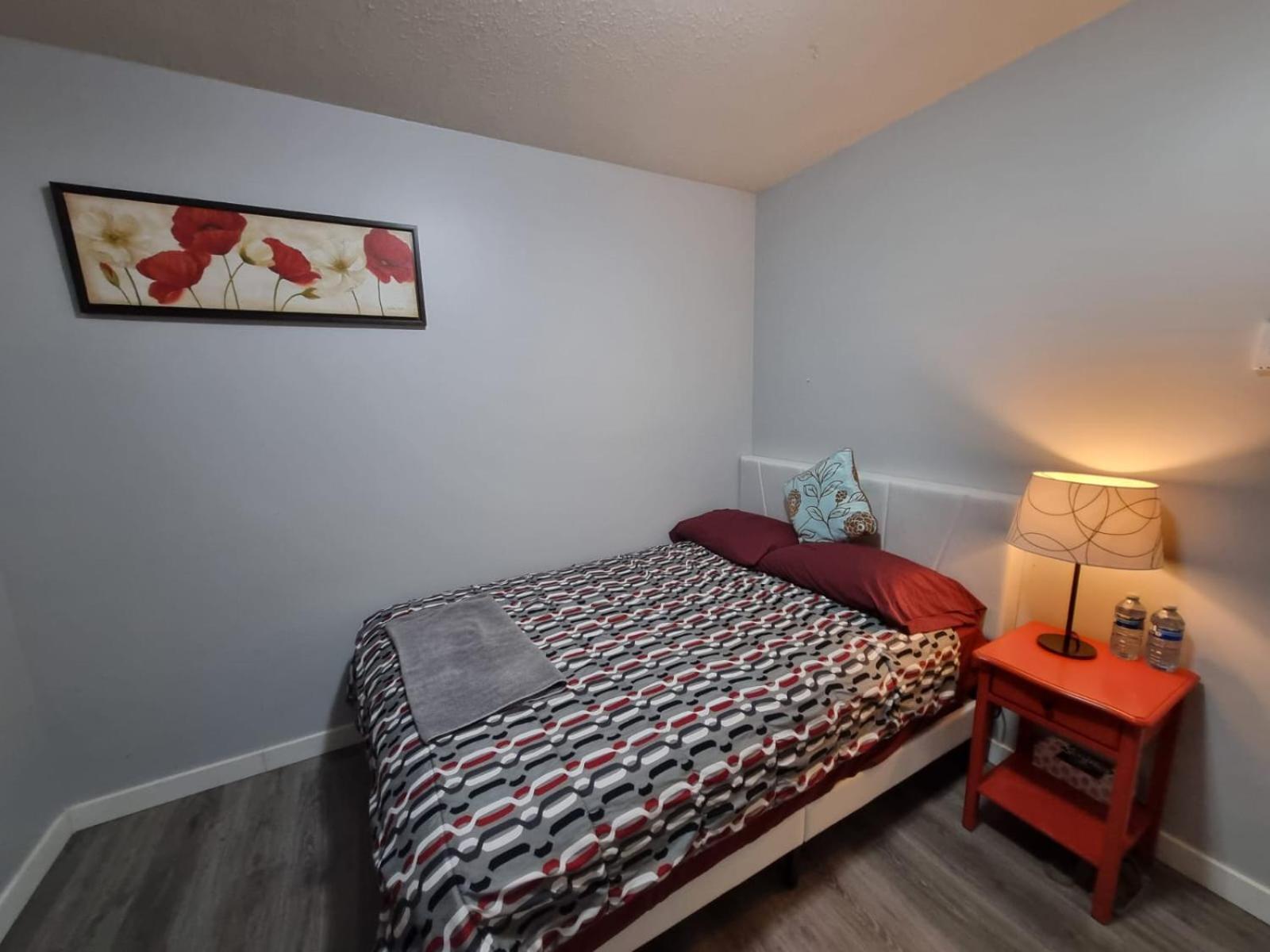 Homestay Budget Near White Rock - 5 Min Drive