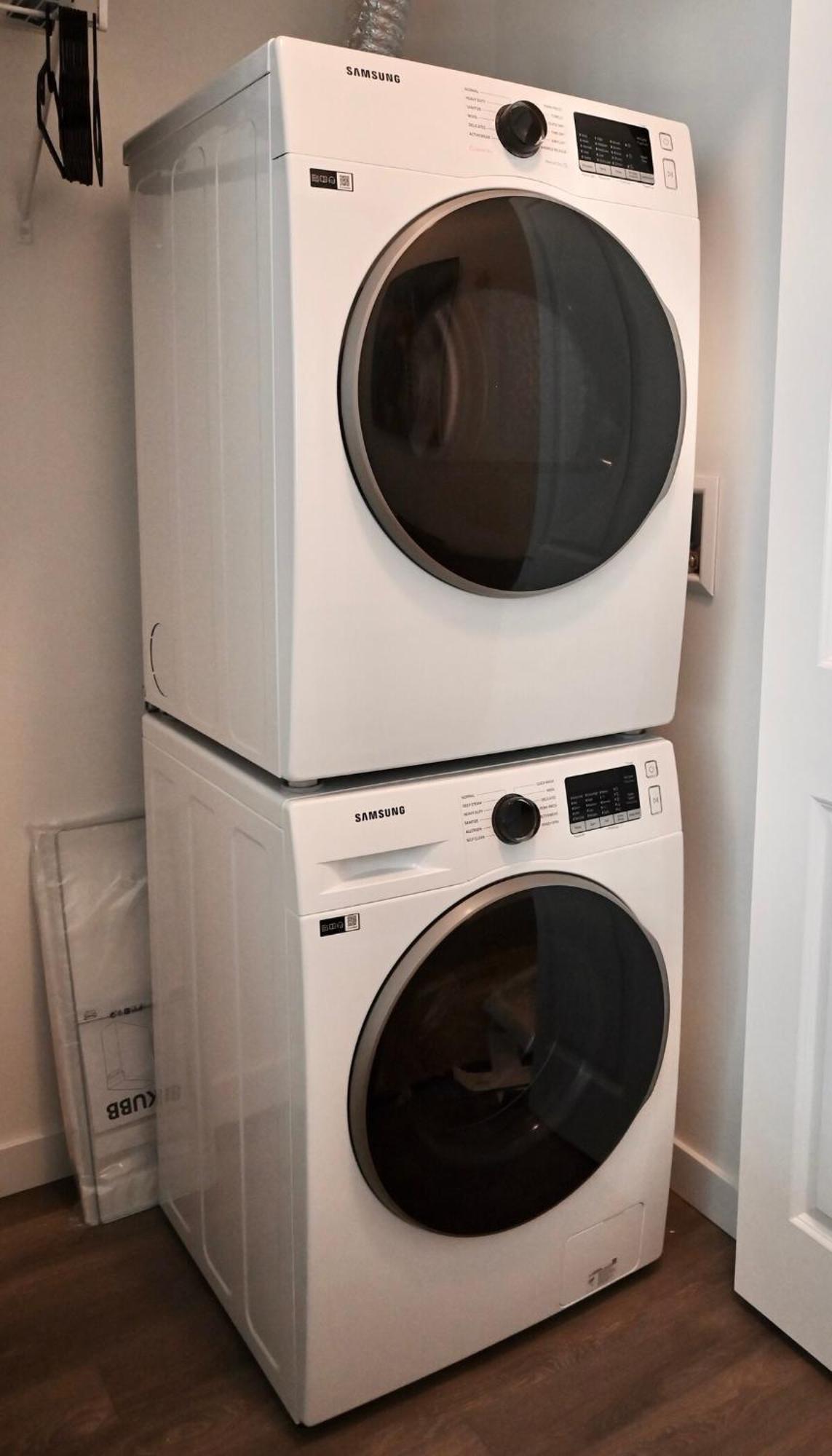 Premium 2 Bedroom Boho In Location Apartment Surrey