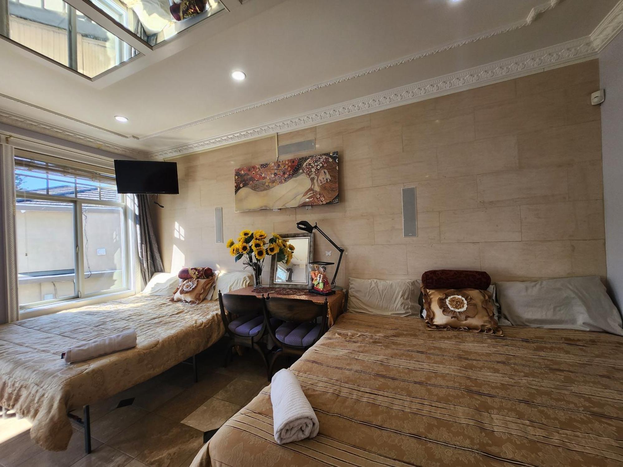 Hotel Empress Palace Surrey