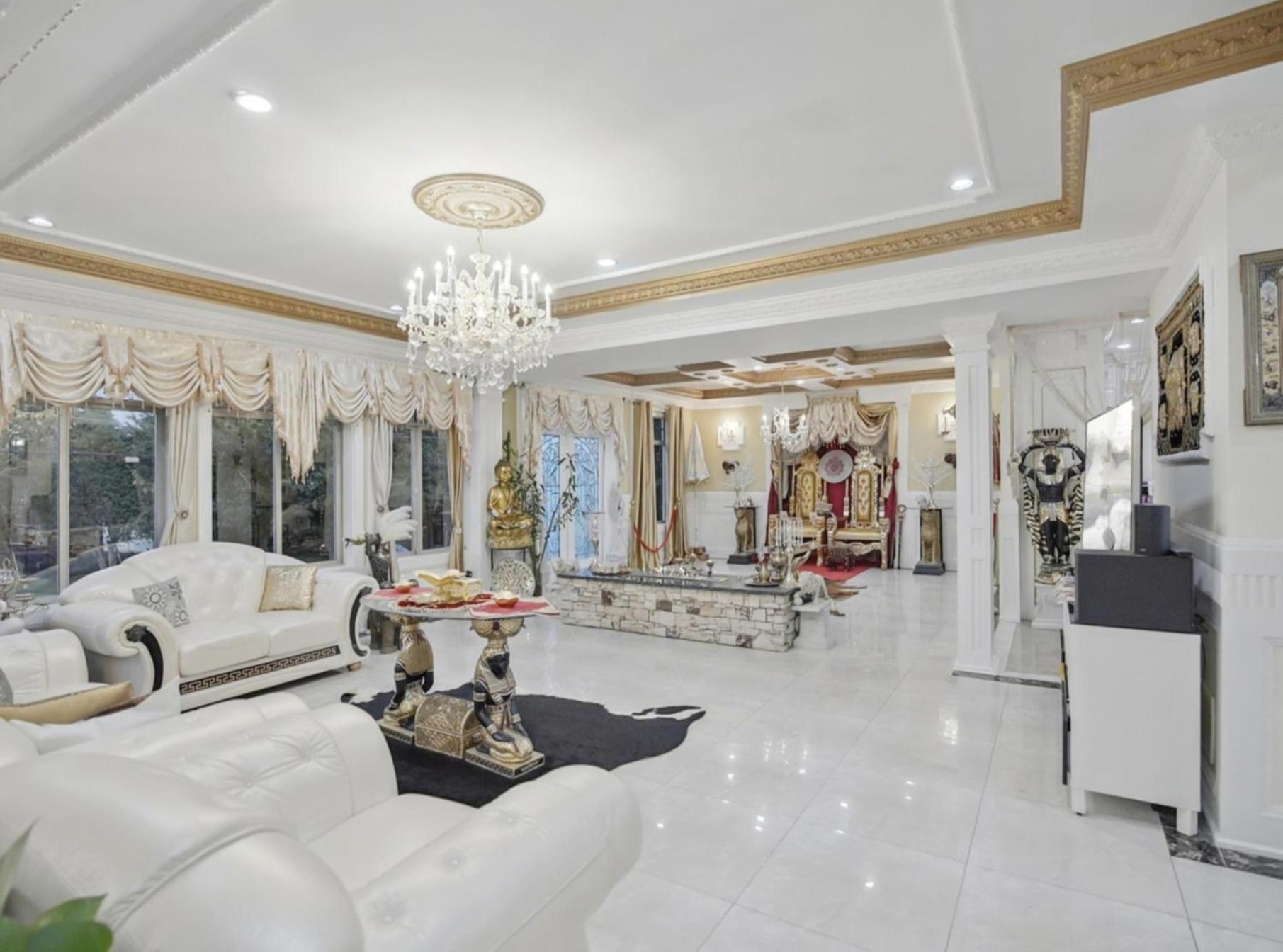 Empress Madani Palace , Guest house
