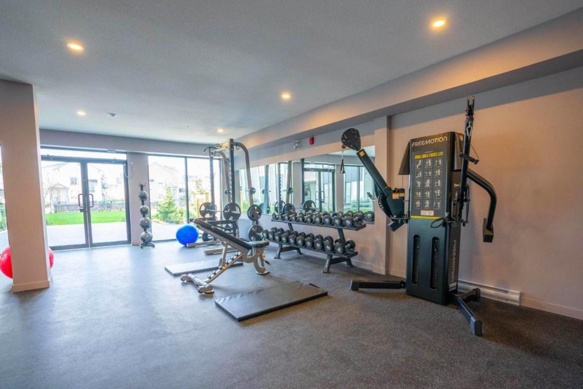 Premium 2 Bedroom Boho In Location * Surrey
