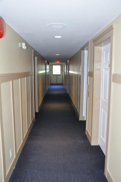 Canadian Hotel Surrey