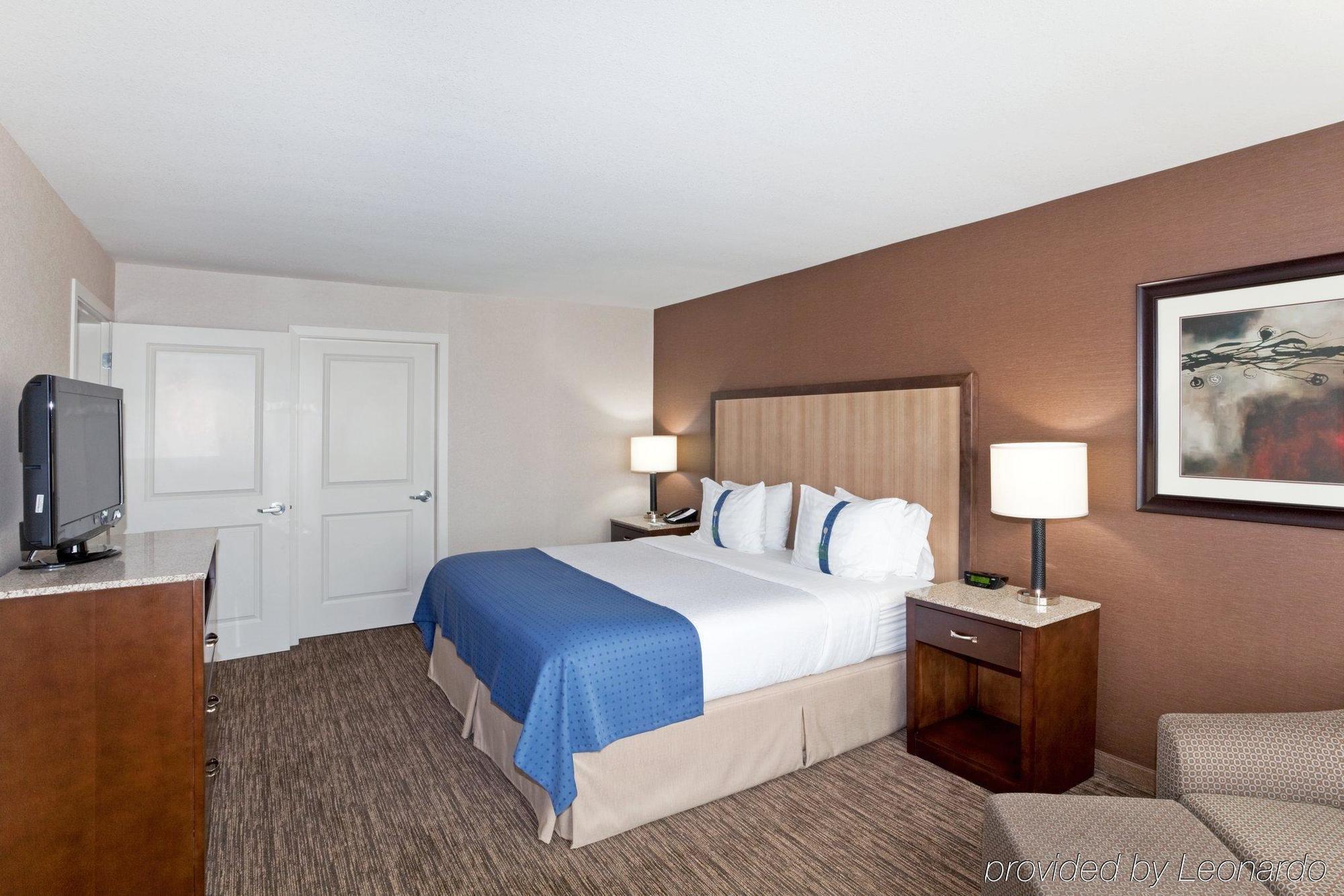 Hotel & East - Cloverdale By Ihg 3*