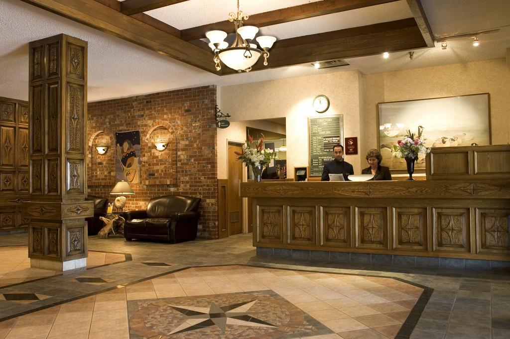 Hotel Compass Point - Surrey