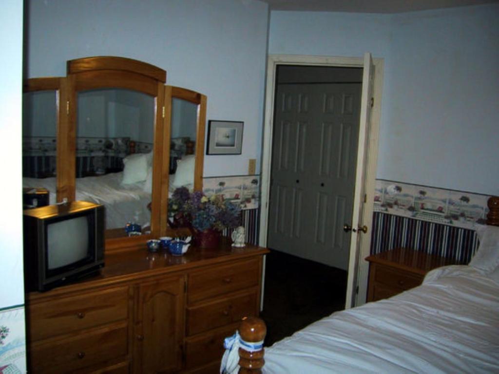 Bed & Breakfast At Restawhile