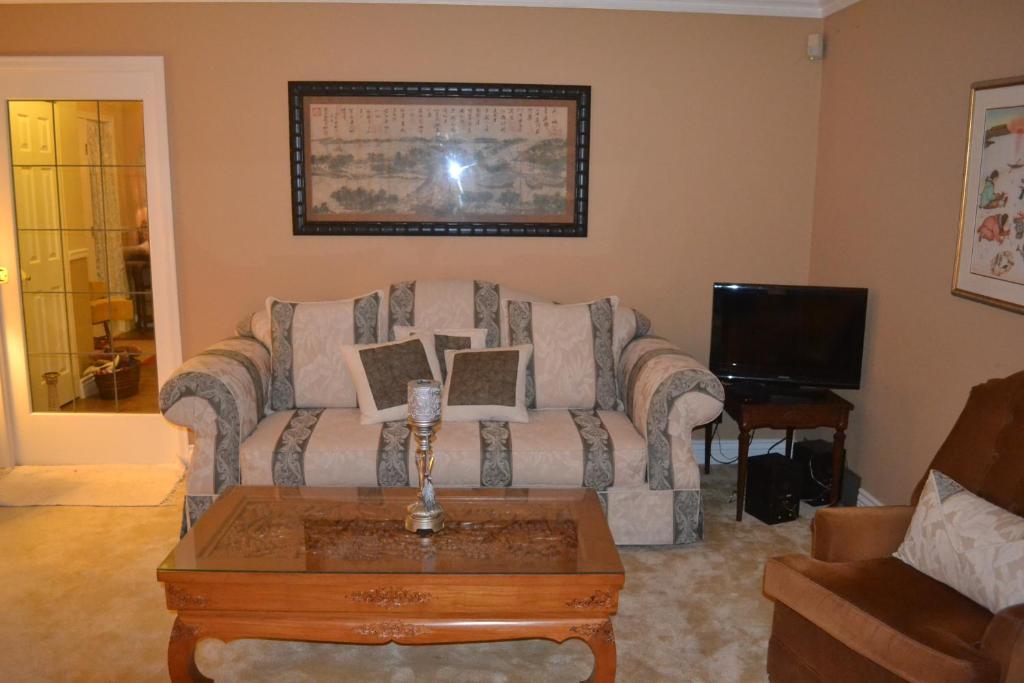 Bed & Breakfast At Restawhile Surrey