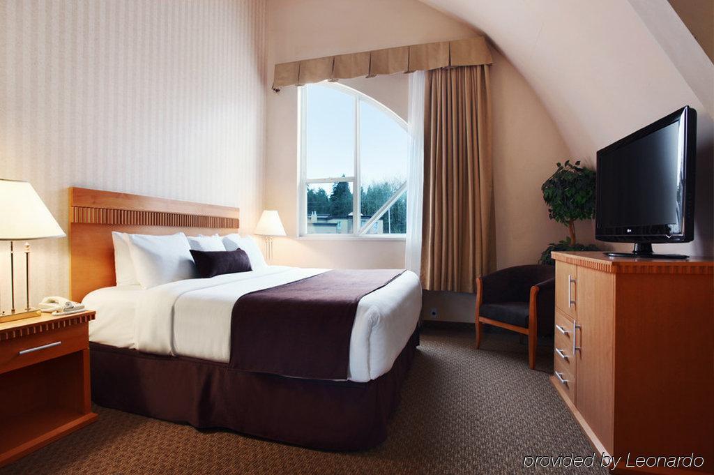 Four Points By Sheraton Hotel 3*