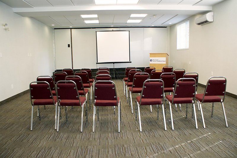 Four Points By Sheraton Hotel Surrey