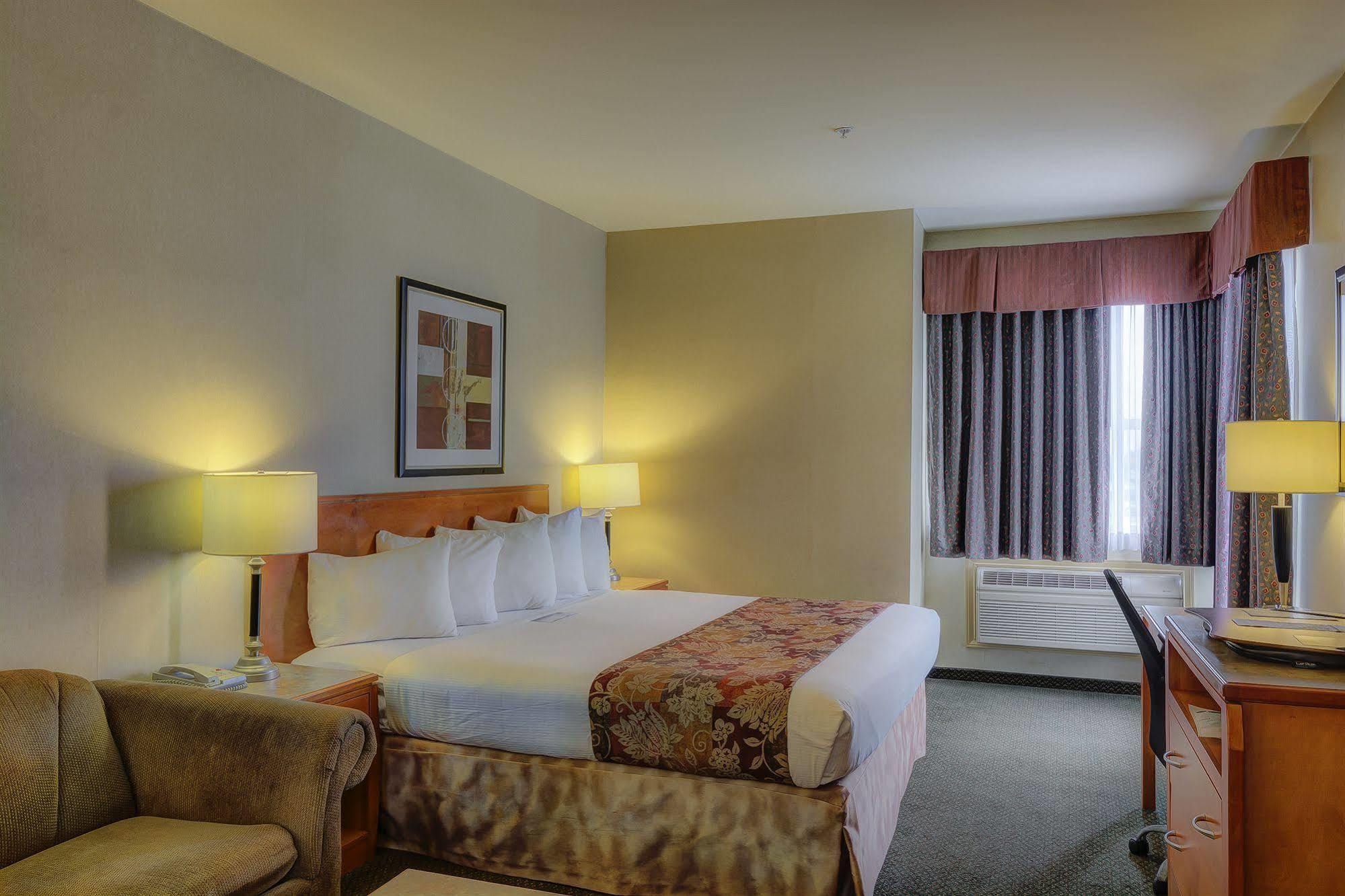 Hotel Western Peace Arch Surrey