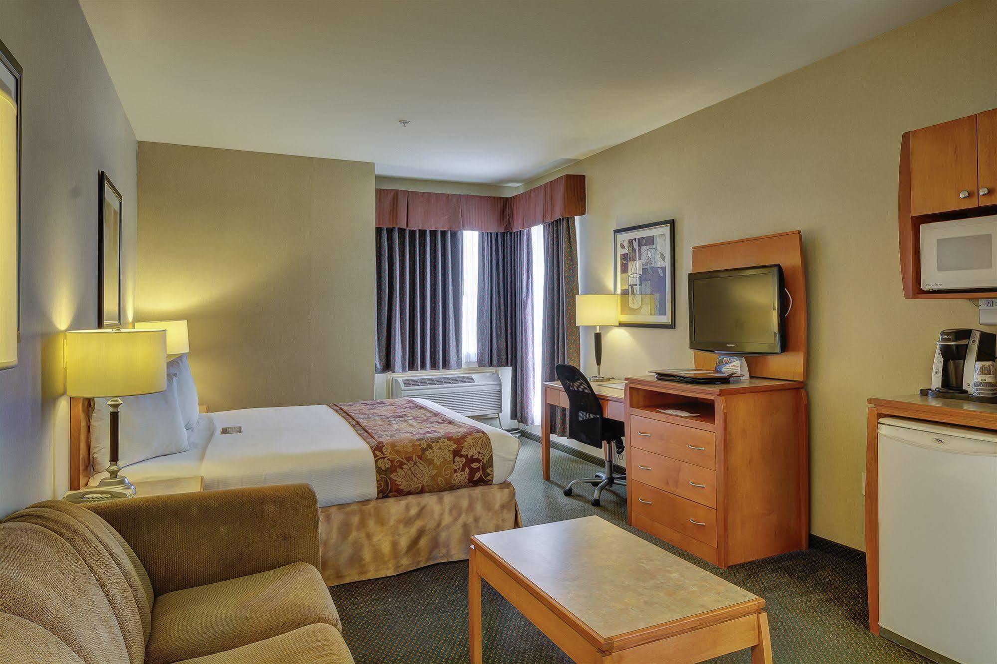 Hotel Western Peace Arch 3*