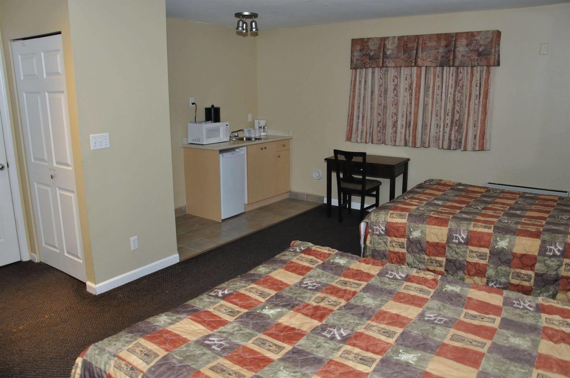 Hotel Canadian Surrey
