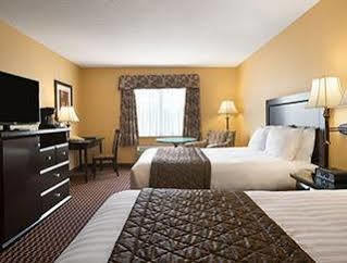 Ramada By Wyndham Surrey/langley Hotel 3*