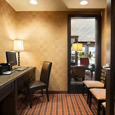 Ramada By Wyndham Surrey/langley 3*