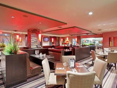 Hotel & East - Cloverdale By Ihg