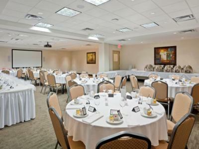 & East - Cloverdale By Ihg 3* Surrey