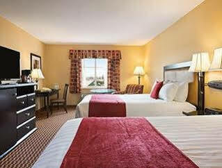 Hotel Ramada By Wyndham Surrey/langley Surrey