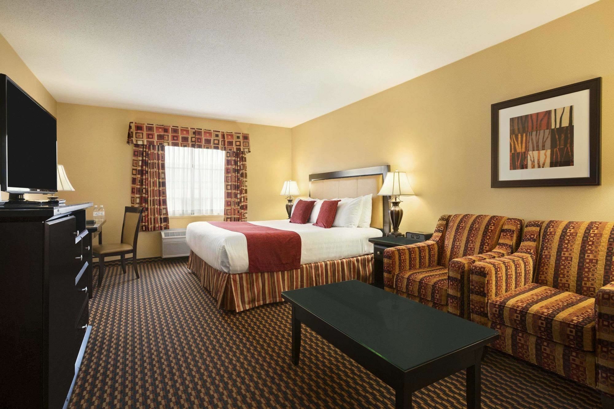 Ramada By Wyndham Surrey/langley 3* Surrey