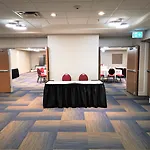 Holiday Inn Express And Suites Surrey By Ihg