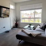 Private Room And Washroom In Surrey