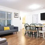 Modern Yet Comfy 3 Bed Suite In Surrey
