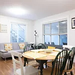Modern Yet Comfy 3 Bed Suite In Surrey