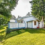 Holiday Season Deal -Stylish Room Near Shopping, Restaurants & Transit C3