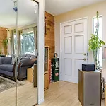 Holiday Season Deal -Stylish Room Near Shopping, Restaurants & Transit C3