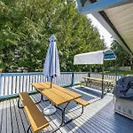 Holiday Season Deal -Stylish Room Near Shopping, Restaurants & Transit C3