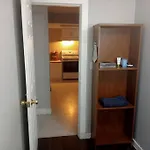 Small Room- Central Location On King George Blvd- Plazas, Transit Nearby Kg2