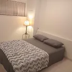 Guildford Holiday Home - Near Surrey Mall