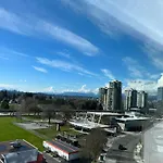 Private Park Suit Surrey Downtown-600Sf-1Br-1Bth