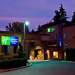 Holiday Inn Express And Suites Surrey By Ihg