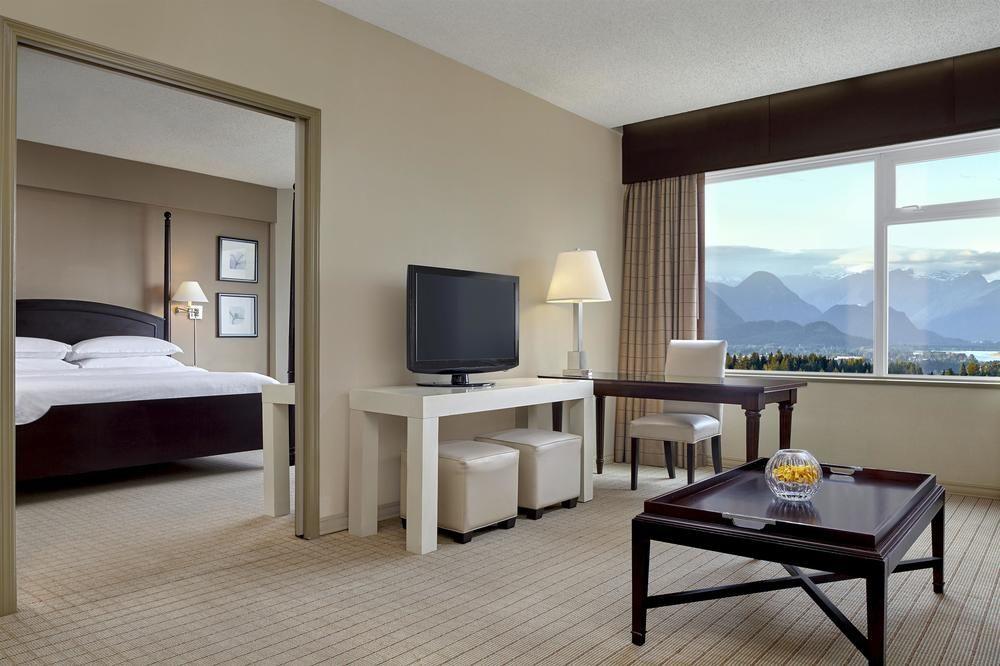 Sheraton Vancouver Guildford 4*